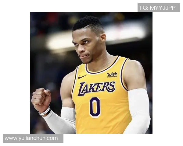 场均26.5分，打破三分球记载，两度打败国篮的李贤重，终究什么来头？